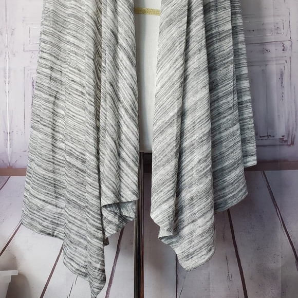 Renee C. Size S gray womens cardigan sweater top - Picture 11 of 14